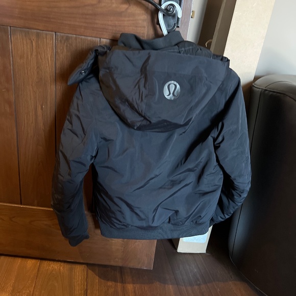 Lulu lemon ladies bomber jacket - Picture 3 of 3